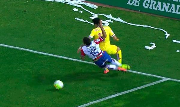 ¿Piscinazo de Barral o penalti de Mascarel? Sporting1905