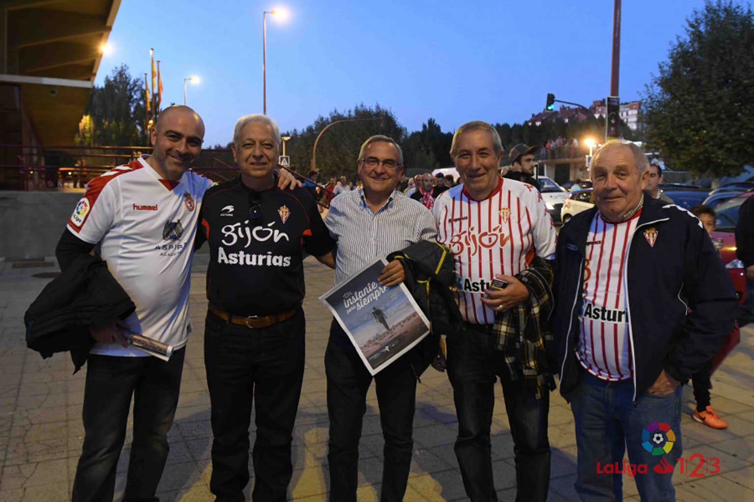 📷 1.500 sportinguistas invaden León Sporting1905