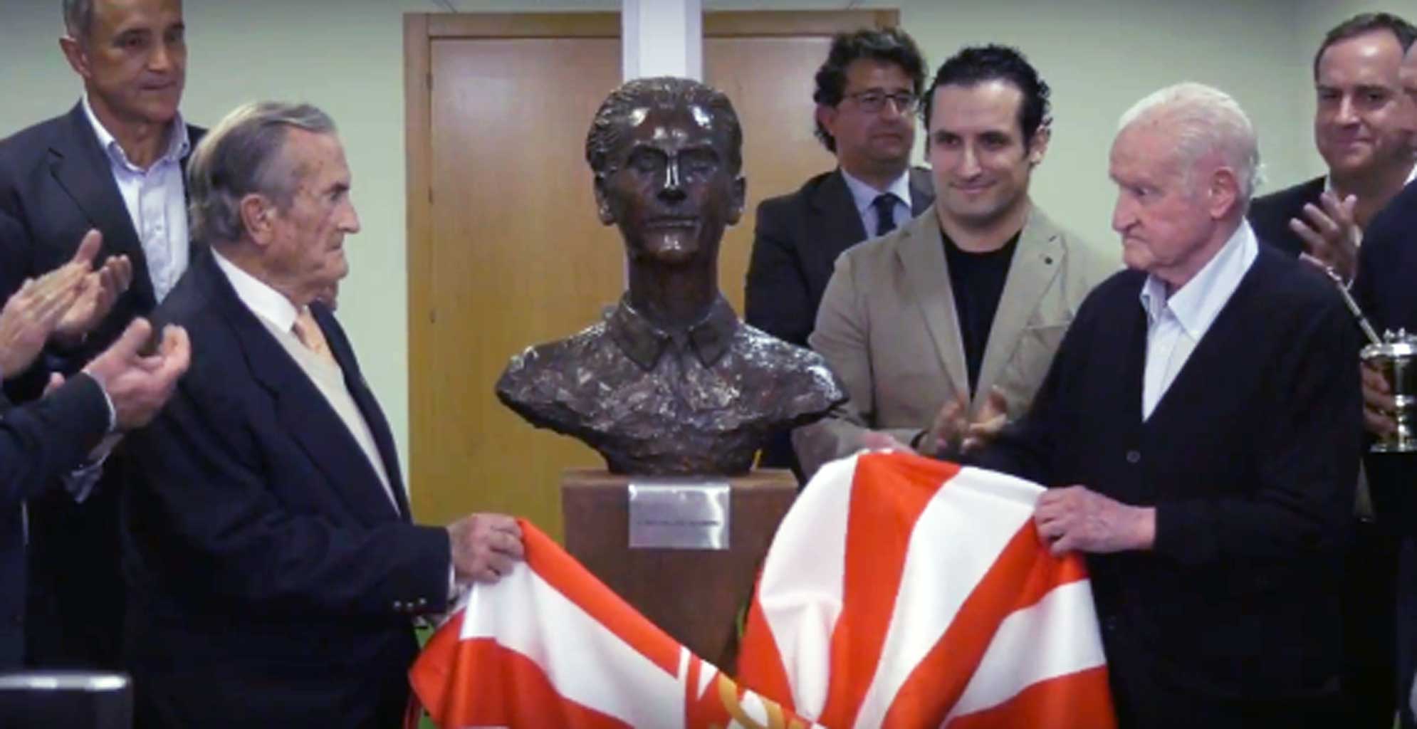 🎥 El busto busto de Anselmo López cuenta con un sitio destacado en El Molinón Sporting1905