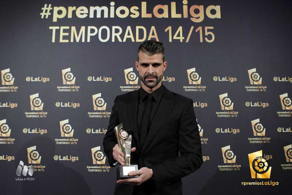 Pichu Cuéllar cederá al museo del Sporting su trofeo Zamora de la temporada 2014-2015 Sporting1905