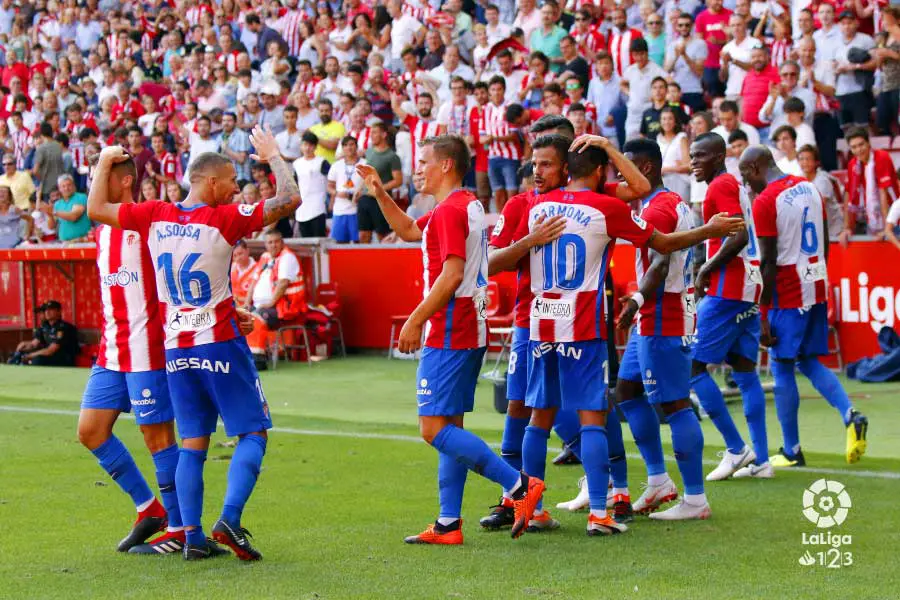 El Sporting vence a un Extremadura que no generó peligro Sporting1905