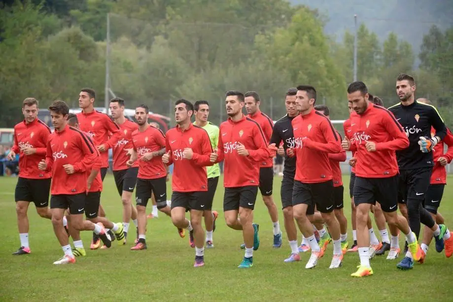 Entrenamiento regenerativo para los jugadores que se enfrentaron a la Real Sociedad Sporting1905