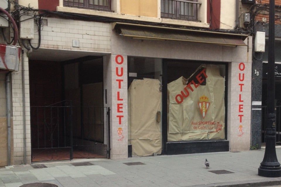 ﻿El Sporting acondiciona una tienda 'outlet' en la calle San Bernardo Sporting1905