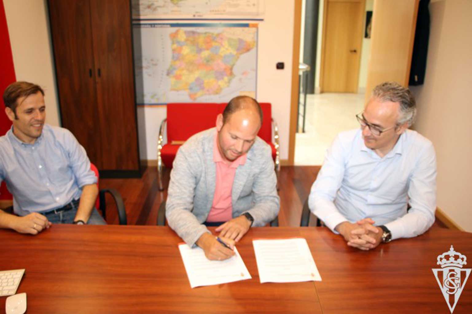 El Sporting renueva a José Alberto renueva como entrenador del filial Sporting1905