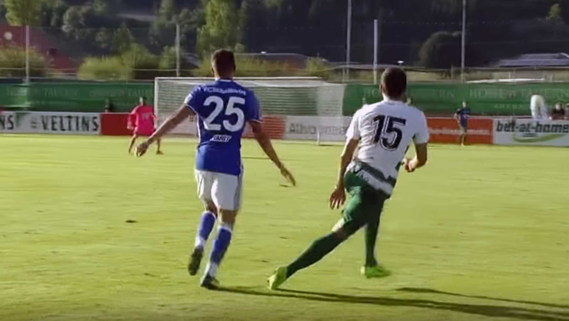 🎥 José Ángel mete un golazo en propia meta desde el mediocampo Sporting1905