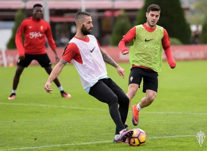 🎥 La novedad del primer entrenamiento del año es la reincorporación de Lillo al trabajo de grupo Sporting1905