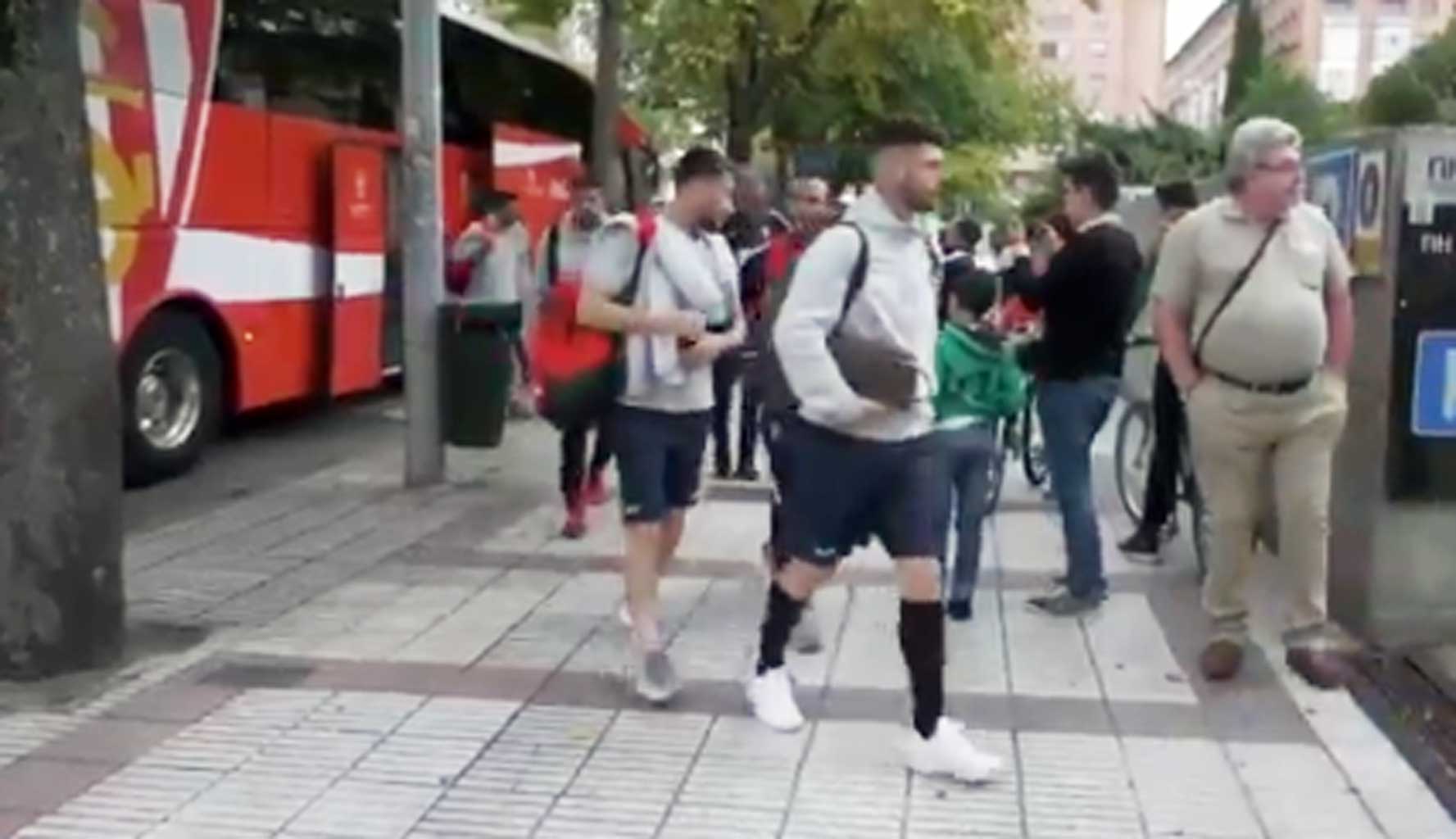 🎥 Así fue la llegada del Sporting a Pamplona Sporting1905