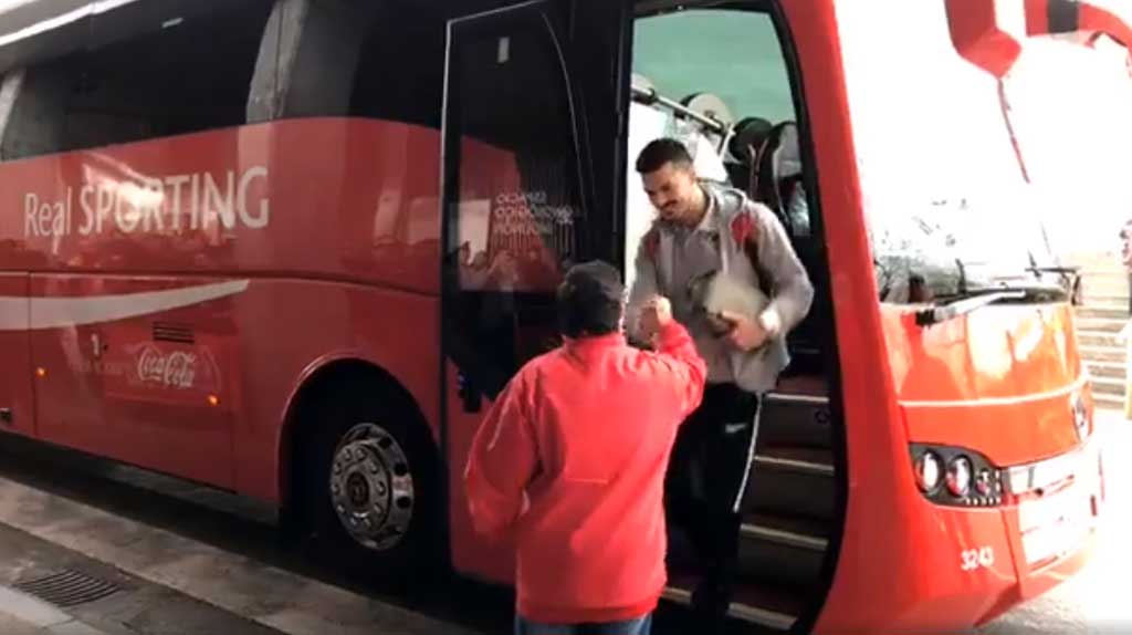 🎥 Así fue la llegada del Sporting a El Molinón antes de enfrentarse al Córdoba Sporting1905