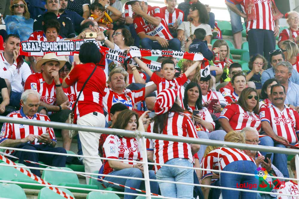 300 sportinguistas apoyaron al conjunto gijonés en Córdoba Sporting1905