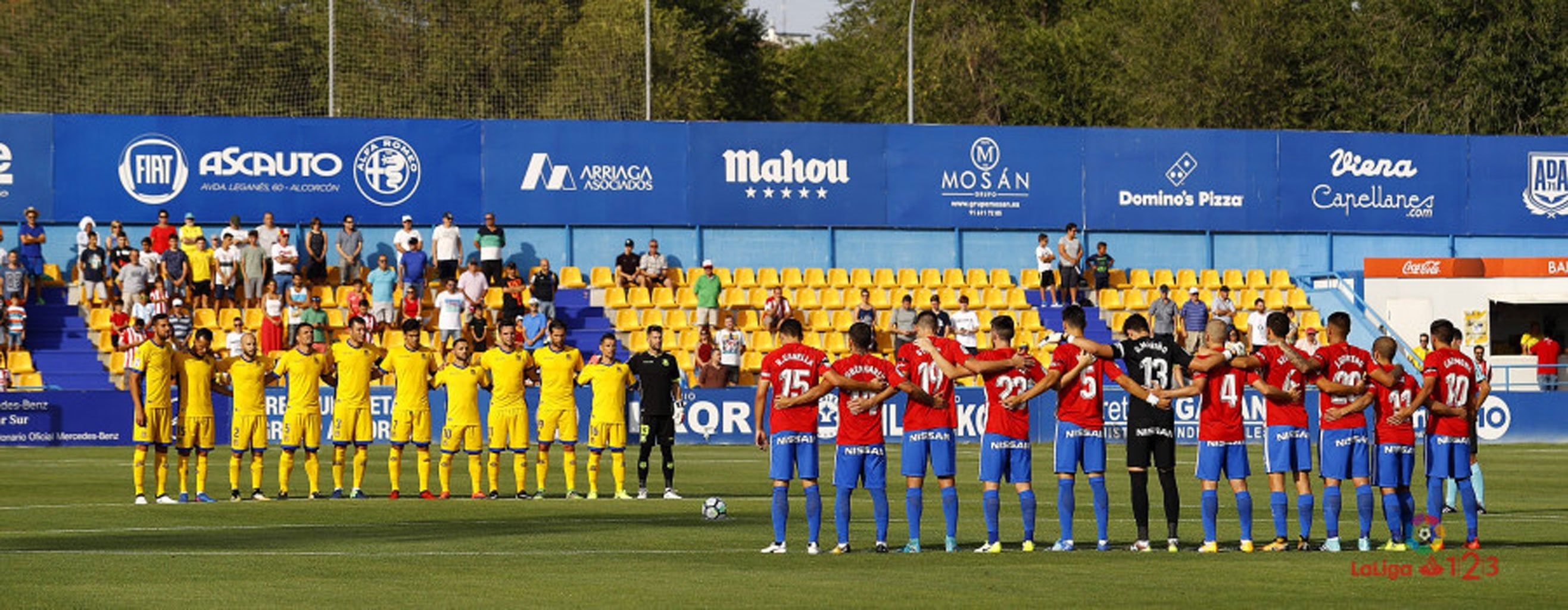 🎥 Minuto de silencio antes del AD Alcorcón - Real Sporting Sporting1905