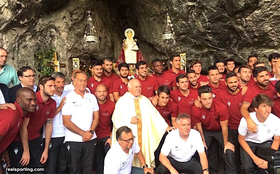 El Sporting se deplazará hoy a Covadonga para hacer una ofrenda a La Santina Sporting1905