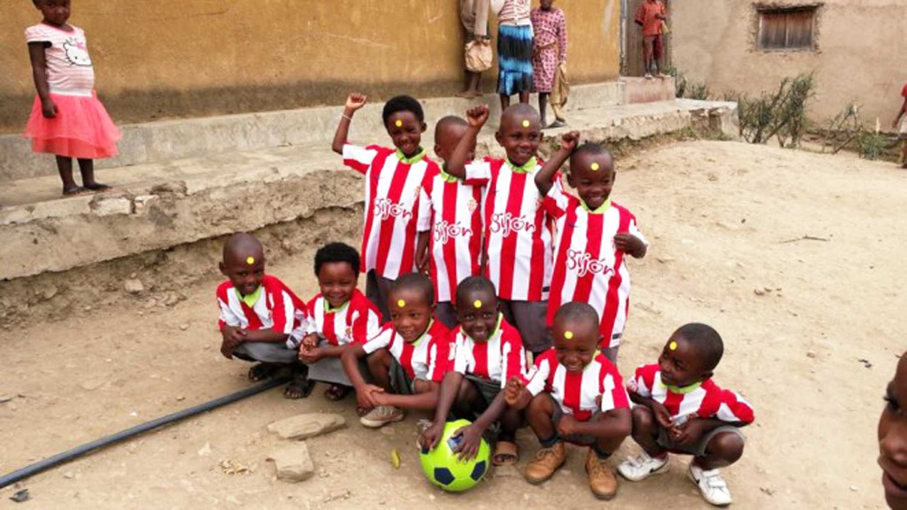 El Sporting colabora con la organización Inshuti para la educación de los niños de Kibuy Sporting1905