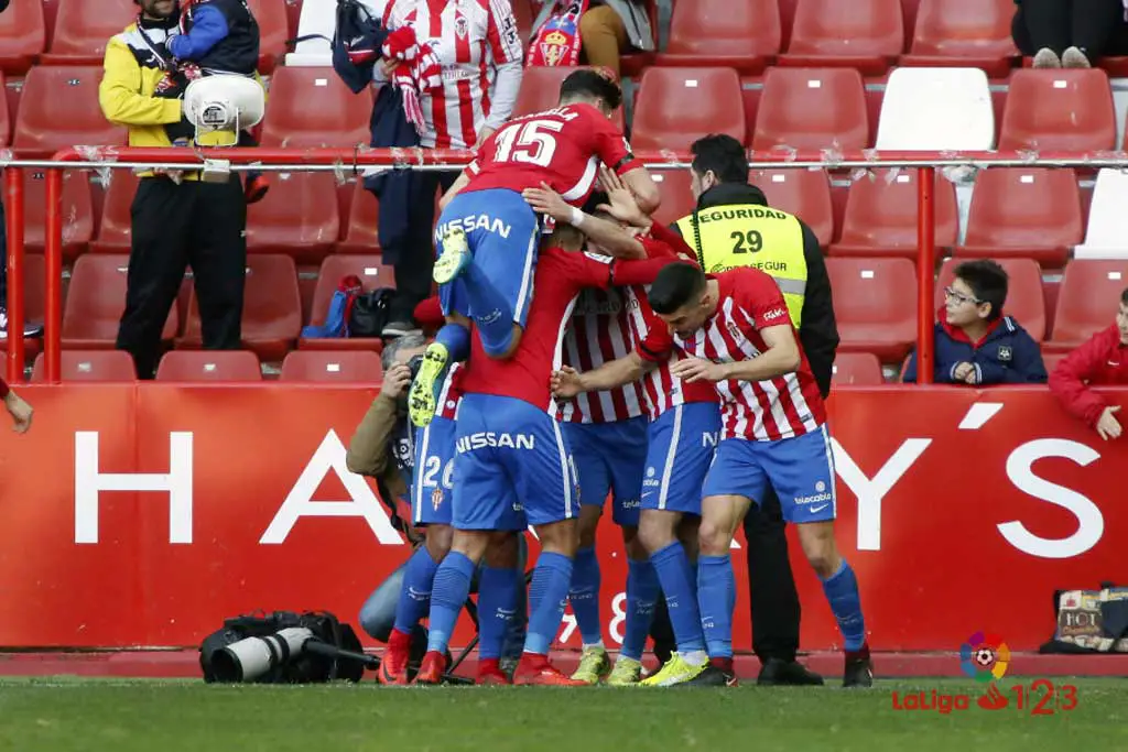 El Sporting vence al Nástic y continúa con la buena racha en El Molinón Sporting1905