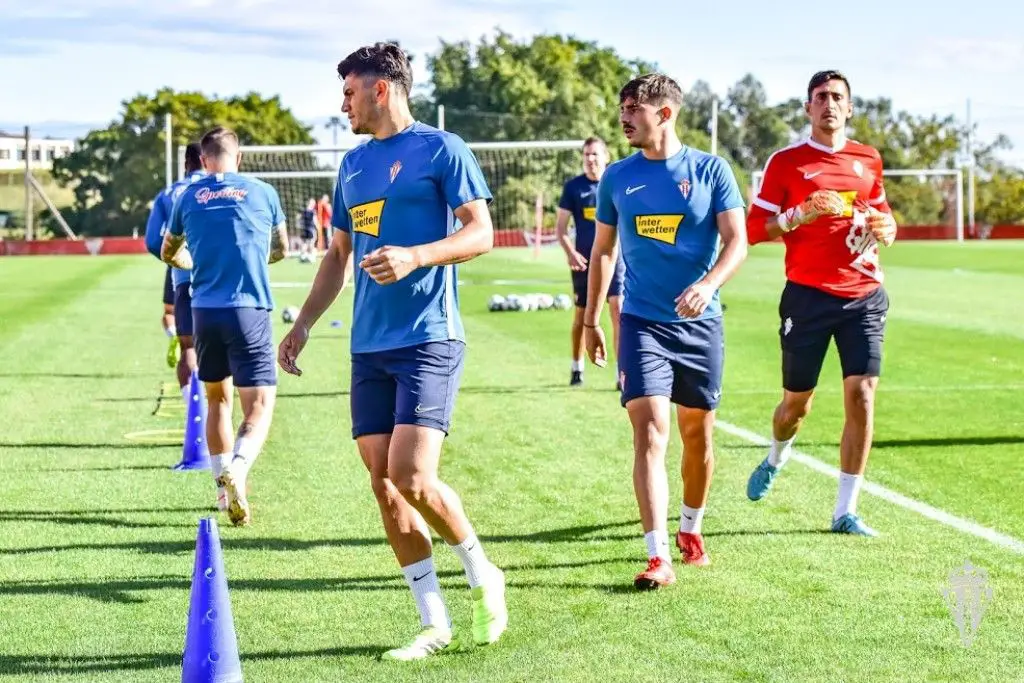 Cristian Salvador y Djuka reciben tratamiento y se someten a fisioterapia Sporting1905